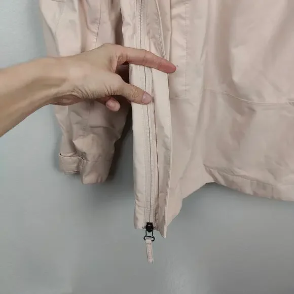 The North Face Women's Jacket in Light Pink - Picture 3 of 9